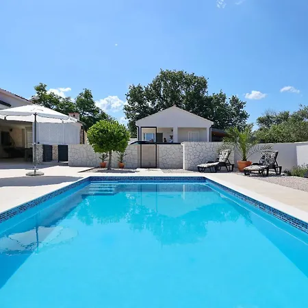 House Luca With Private Pool Ferienhaus *