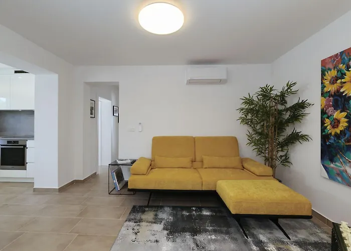 House Luca With Private Pool Casa vacanze Vrsi