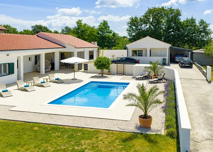 House Luca With Private Pool * Врси