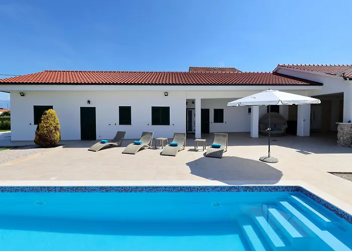 House Luca With Private Pool