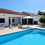 Сasa de vacaciones House Luca With Private Pool
