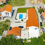 House Luca With Private Pool Сasa de vacaciones