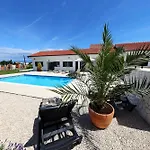 House Luca With Private Pool Сasa de vacaciones *