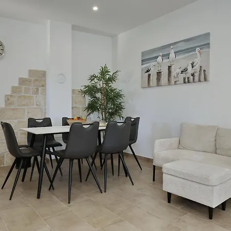 House Luca With Private Pool Tatil Evi *