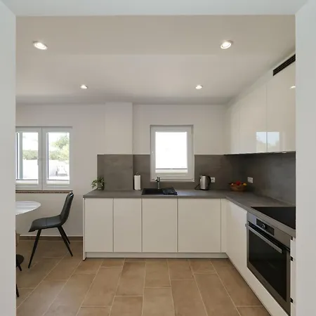 House Luca With Private Pool Tatil Evi Vrsi