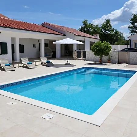 House Luca With Private Pool