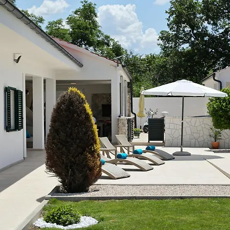 House Luca With Private Pool Tatil Evi Vrsi