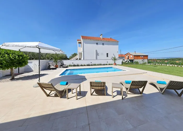 House Luca With Private Pool Tatil Evi